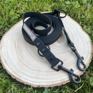 Chucorrea Multiposición de PVC Negro (20 mm)